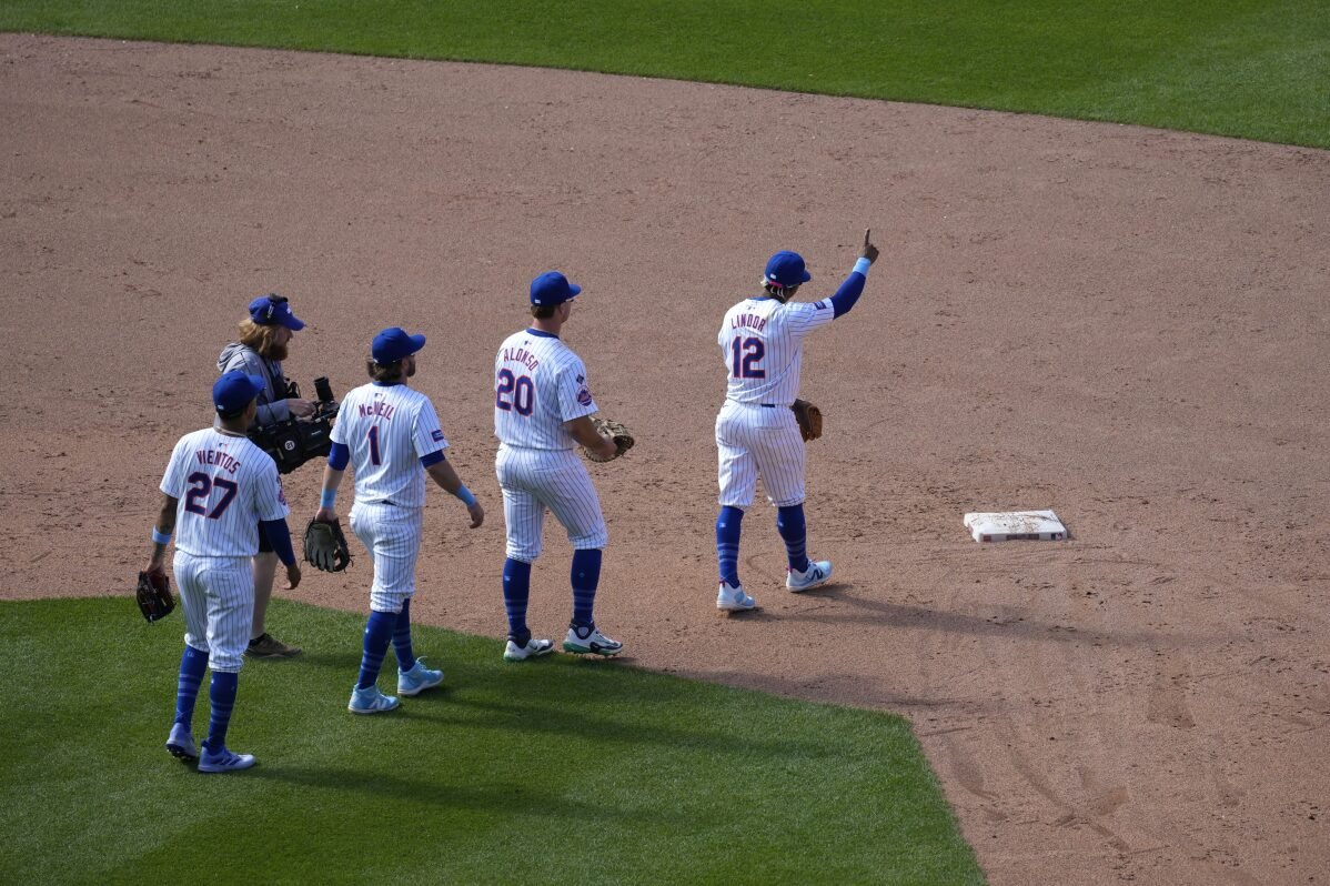 Después de la primera barrida de los Padres en 18 años, los Mets en la carrera por el comodín de la Liga Nacional a pesar de un récord de 33-37